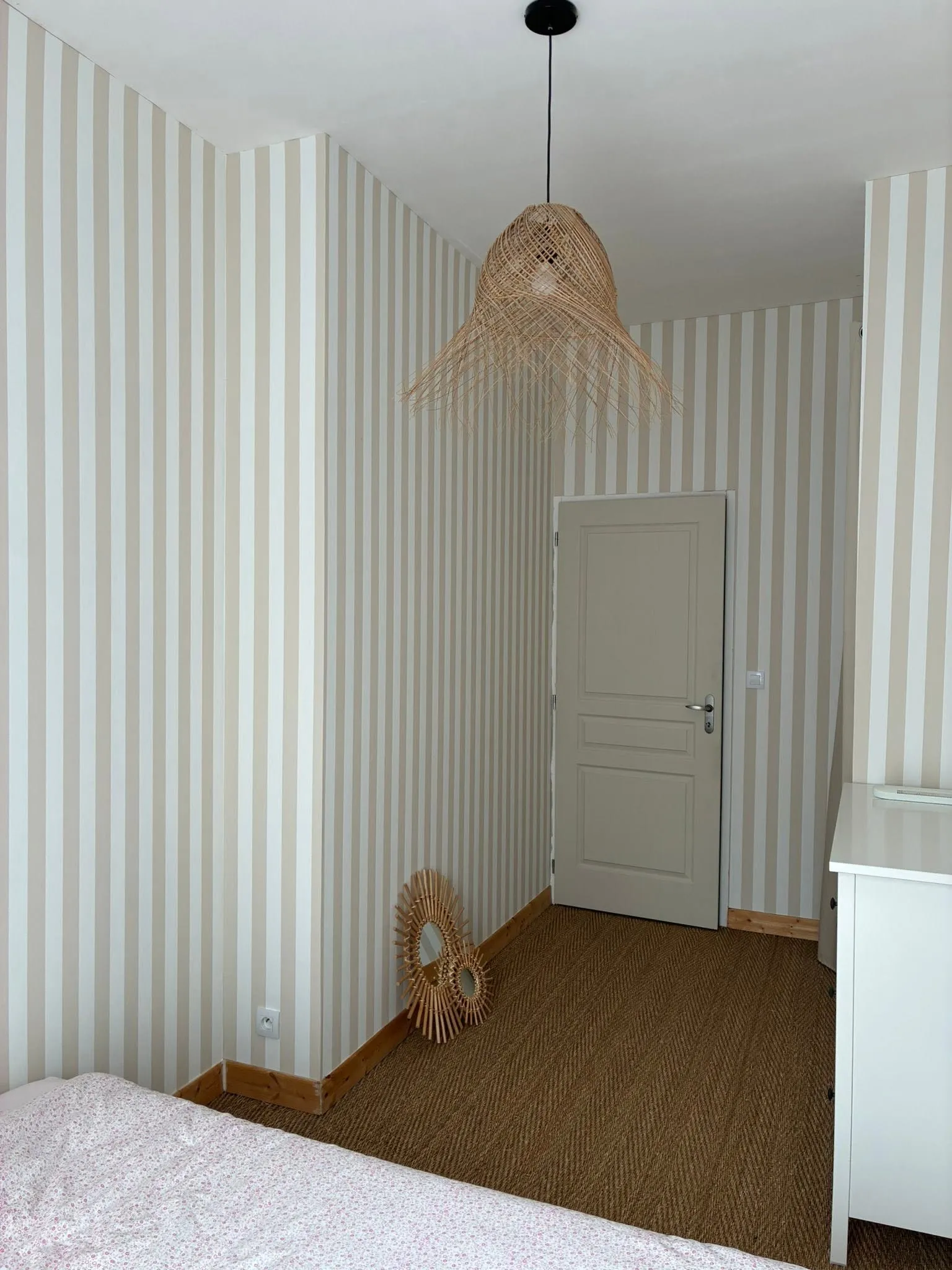 Pose de papier peint — Vendée (85)